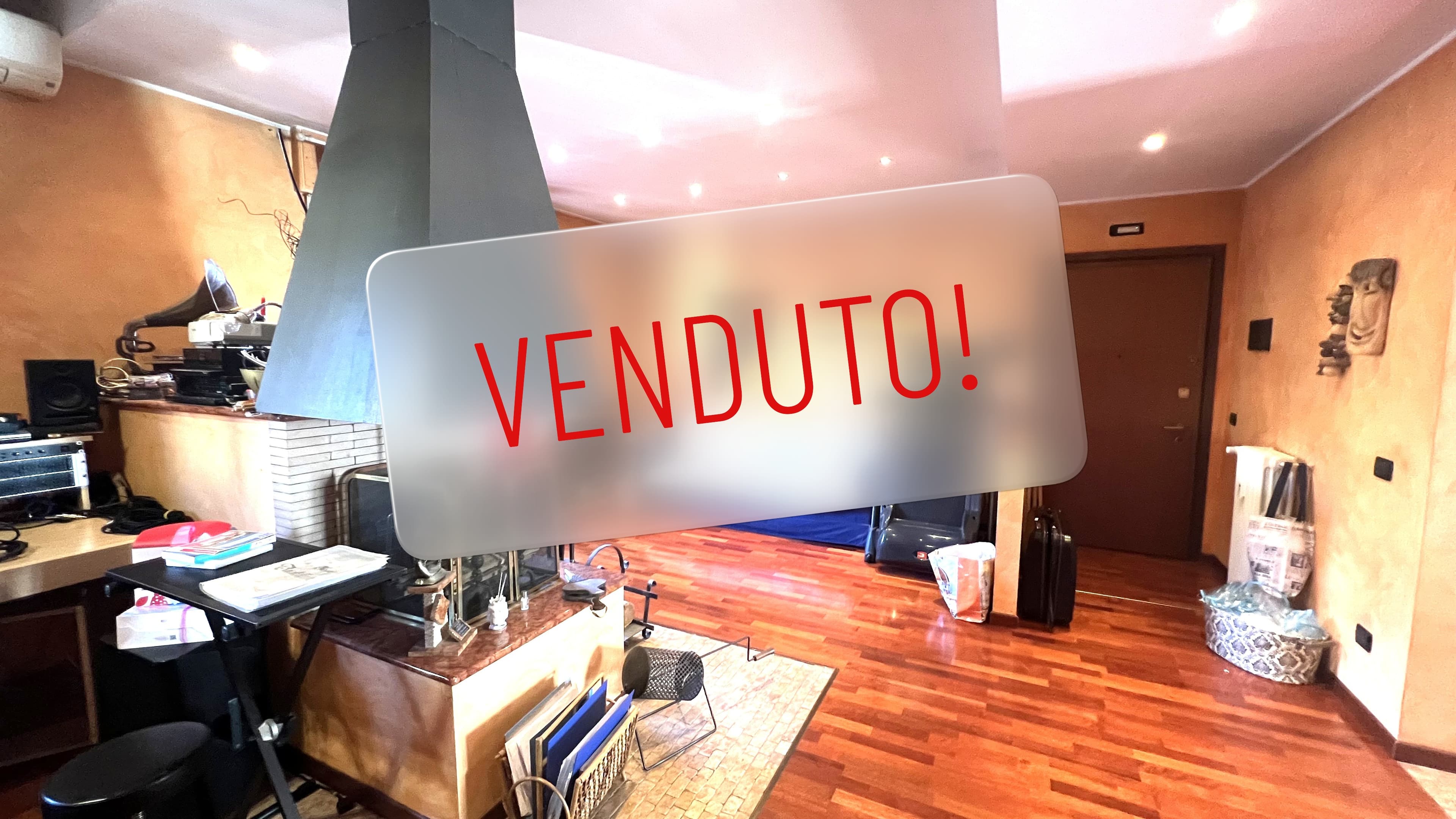 Bilocale ristrutturato con camino